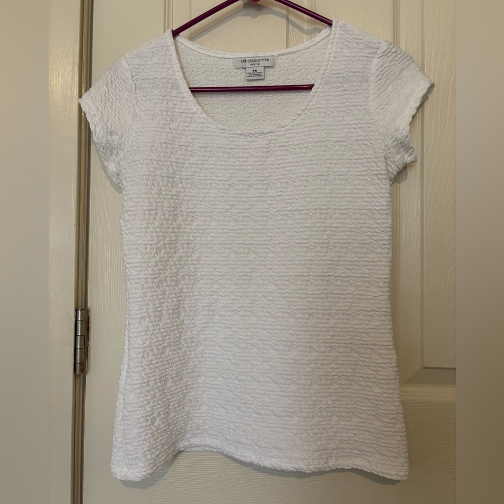 Liz Claiborne white textured top, size small (petite)